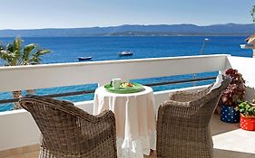 Amazing Waterfront Apartments